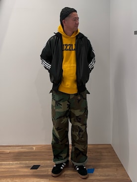 「フェイクレザー」｜「アイテム（ナイロンジャケット）」を使った、KHさん（メンズ・174cm）の冬コーディネート