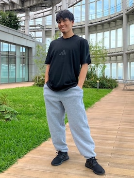 「adidas（アディダス）のM Z.N.E. Tシャツ（Tシャツ/カットソー、ブラック系）」を使った、HKさん（メンズ・170cm）の秋コーディネート