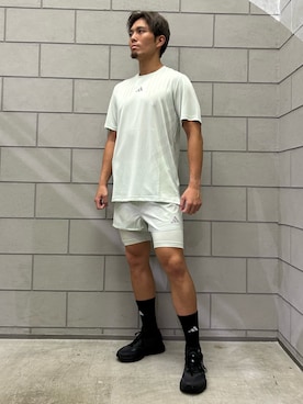 「adidas（アディダス）のHIIT Airchill ワークアウト 半袖Tシャツ（トップス、グリーン系）」を使った、HKさん（メンズ・170cm）の秋コーディネート