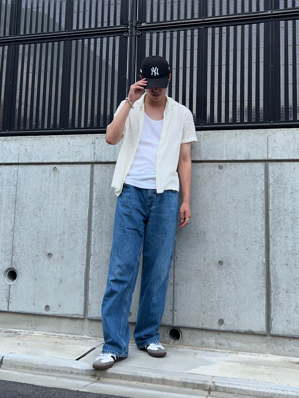 「今日のコーデ、カジュアルコーデ、夏コーデ、WEARyouthコーデ、夏だ！Tシャツ着よう！、夏、キャップ、シアーシャツ、シャツ、ワイドデニム、デニム、スニーカー、アディダス、おしゃれさんと繋がりたい」｜「UNIQLOのアイテム（デニムパンツ、ブルー系）」を使った、y111nさん（メンズ・184cm）の夏コーディネートの1枚目の写真