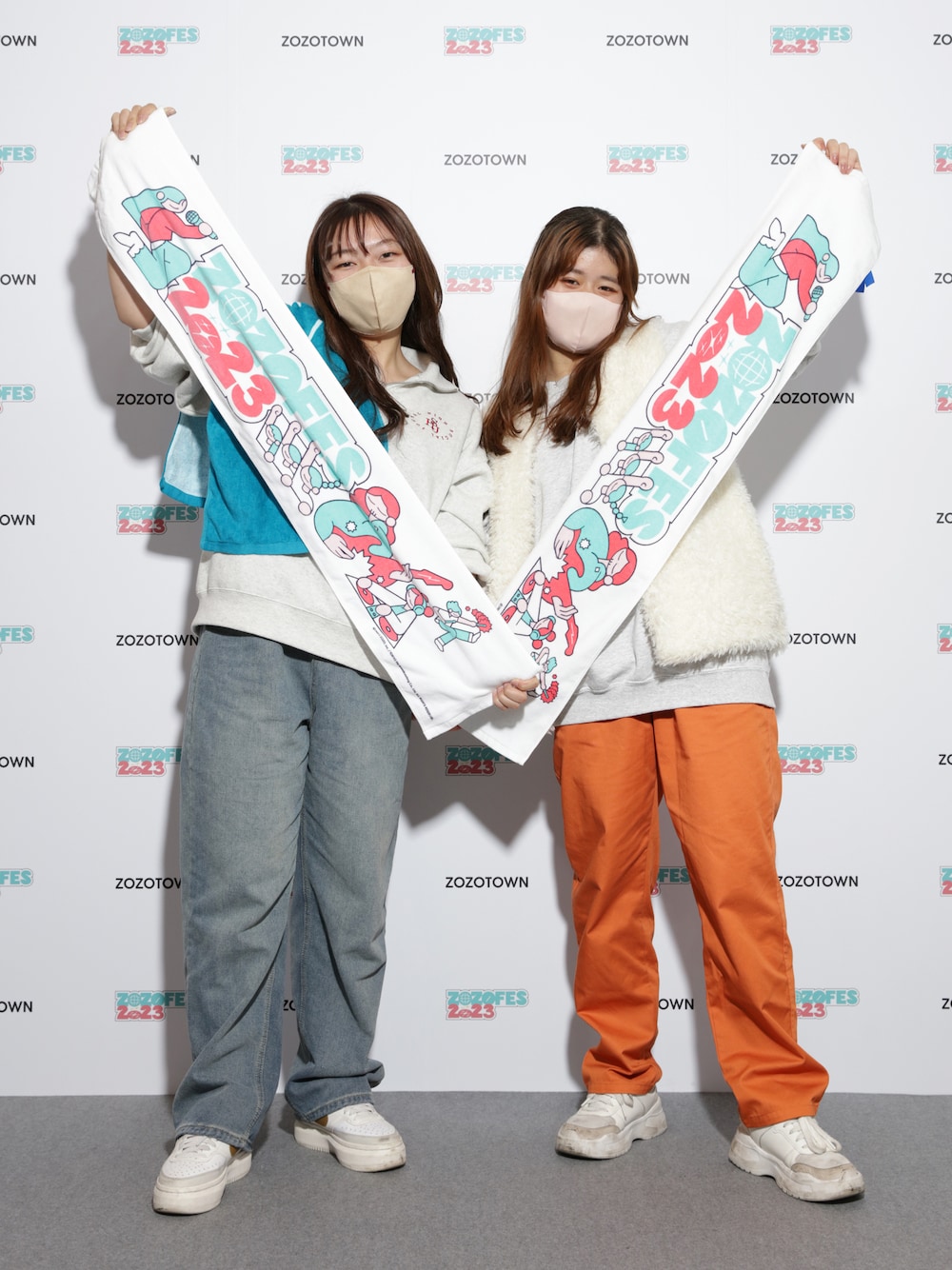 「ZOZOFES、ZOZOFES2023、フェススタイル」｜「no brandのアイテム（トップス、グレー系）」を使った、ZOZOFES公式さん（レディース・50cm）の春コーディネートの1枚目の写真