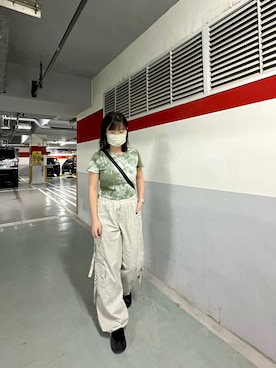 「NET（ネット）のアイテム（Tシャツ/カットソー、グリーン系）」を使った、xin.TWさん（レディース）の春コーディネート