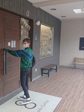 「GU（ジーユー）のアイテム（パンツ、ブルー系）」を使った、MAHさん（レディース・164cm）の春コーディネート
