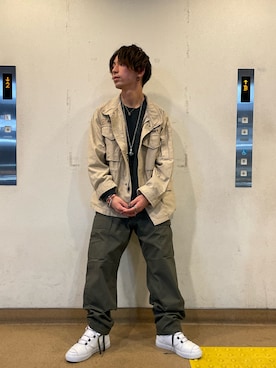 「AVIREX（アヴィレックス）のアイテム（シューズ）」を使った、たつやさん（メンズ・165cm）の春コーディネート