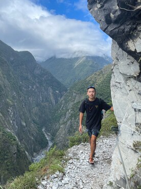 「Hurley （ハーレー）のアイテム（パンツ）」を使った、PCさん（メンズ・172cm）の春コーディネート