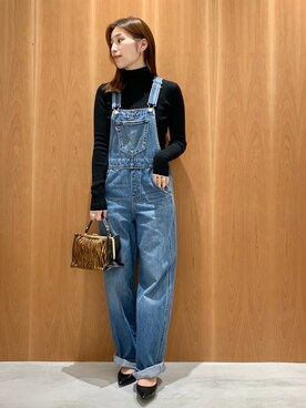 「Levi's（リーバイス）のアイテム（サロペット/オーバーオール）」を使った、k.aikaさん（レディース・162cm）の秋コーディネート