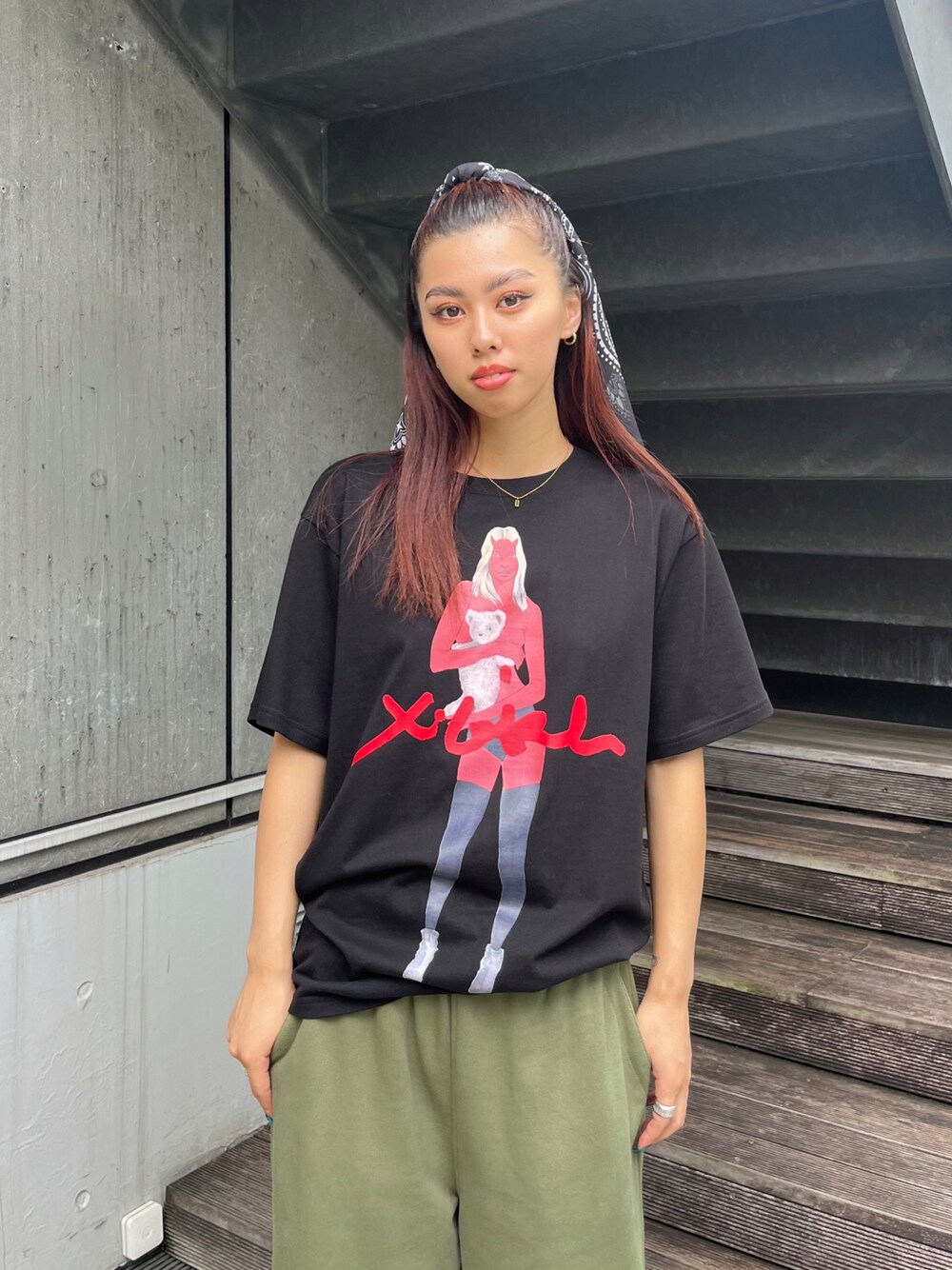 「シンプルコーデ、休日スタイル、ラクチンコーデ、きれいめカジュアル、今日のコーデ」｜「X-girlのアイテム（Tシャツ/カットソー、ブラック系）」を使った、下村こころさん（レディース・164cm）の夏コーディネートの1枚目の写真