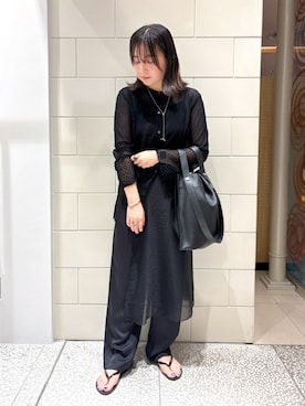 「アイテム（バングル/リストバンド）」を使った、honamiさん（レディース・161cm）の秋コーディネート