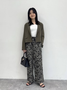 「Andemiu（アンデミュウ）のレトロフラワーイージーパンツ/1023613（スラックス、ブラック系）」を使った、ぽ　んさん（レディース・161cm）の夏コーディネート