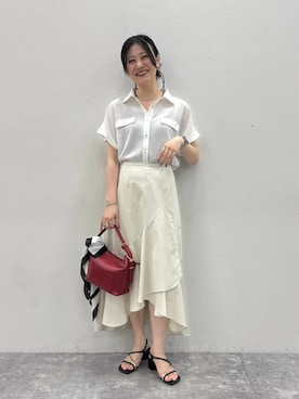 「Andemiu（アンデミュウ）のキンボタンサファリシャツ494312（シャツ/ブラウス、ホワイト系）」を使った、ぽ　んさん（レディース・161cm）の春コーディネート