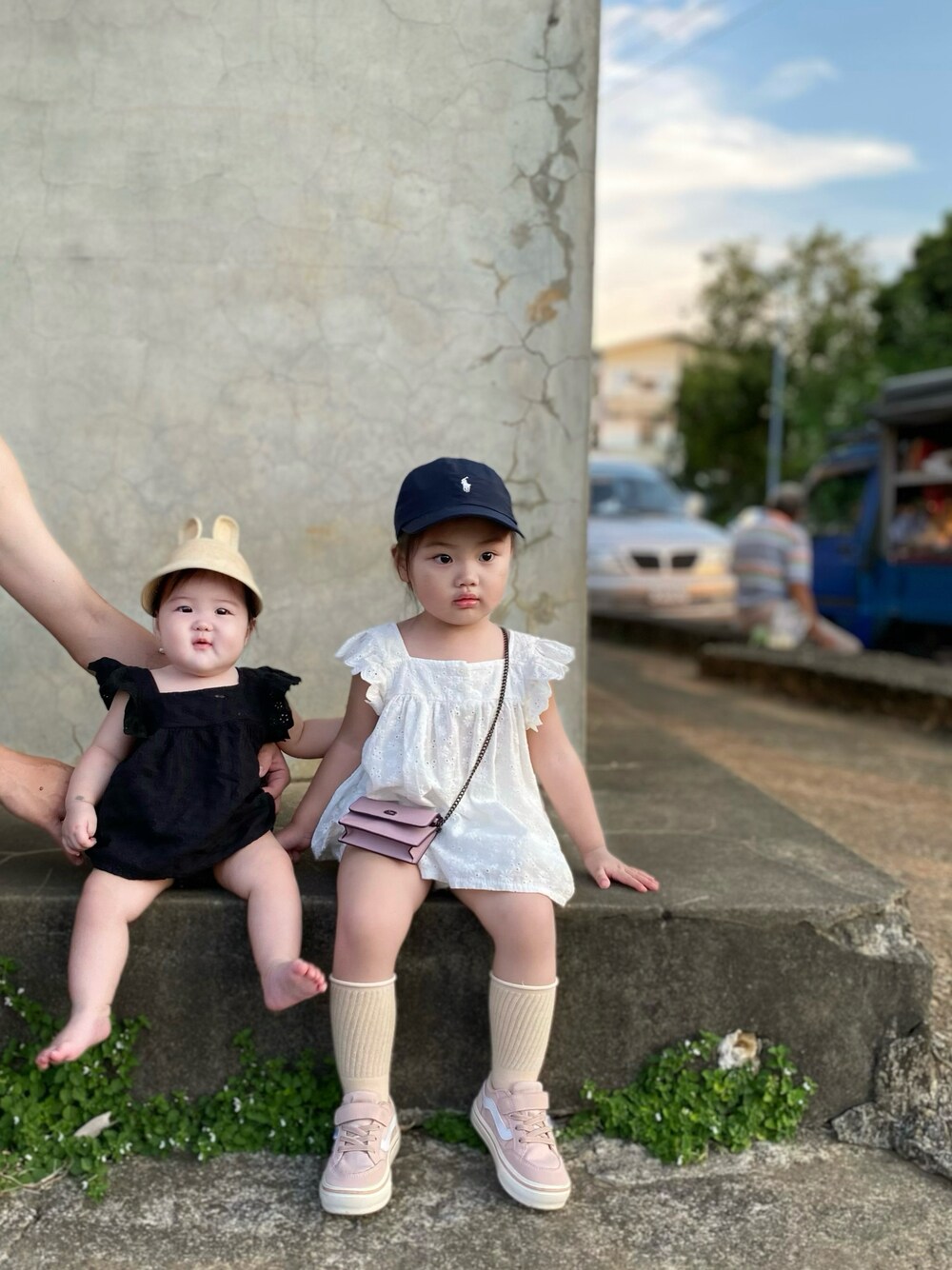 「summer、girl、babygirl、kids、kidsfashion、KIDSｺｰﾃﾞ、kidscode、kidsootd、kidsmodel、kids fashion、kidstyle、COACH、VANS」｜「bebeholicのアイテム（フォーマルスーツ/小物、ブラック系）」を使った、Qinyu.Hさん（キッズ・90cm）の夏コーディネートの1枚目の写真