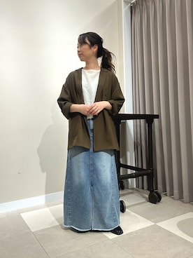 「ITEMS URBANRESEARCH（アイテムズ アーバンリサーチ）のデニムロングスカート（デニムスカート、ブルー系）」を使った、zuu17さん（レディース・157cm）の春コーディネート