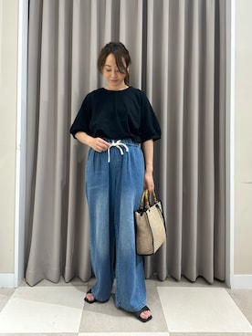 「ITEMS URBANRESEARCH（アイテムズ アーバンリサーチ）の綿麻デニムパンツ（デニムパンツ、ブルー系）」を使った、zuu17さん（レディース・157cm）の夏コーディネート