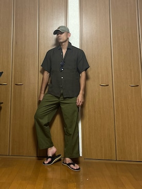 「アイテム（チノパンツ）」を使った、k4kさん（メンズ・175cm）の夏コーディネート
