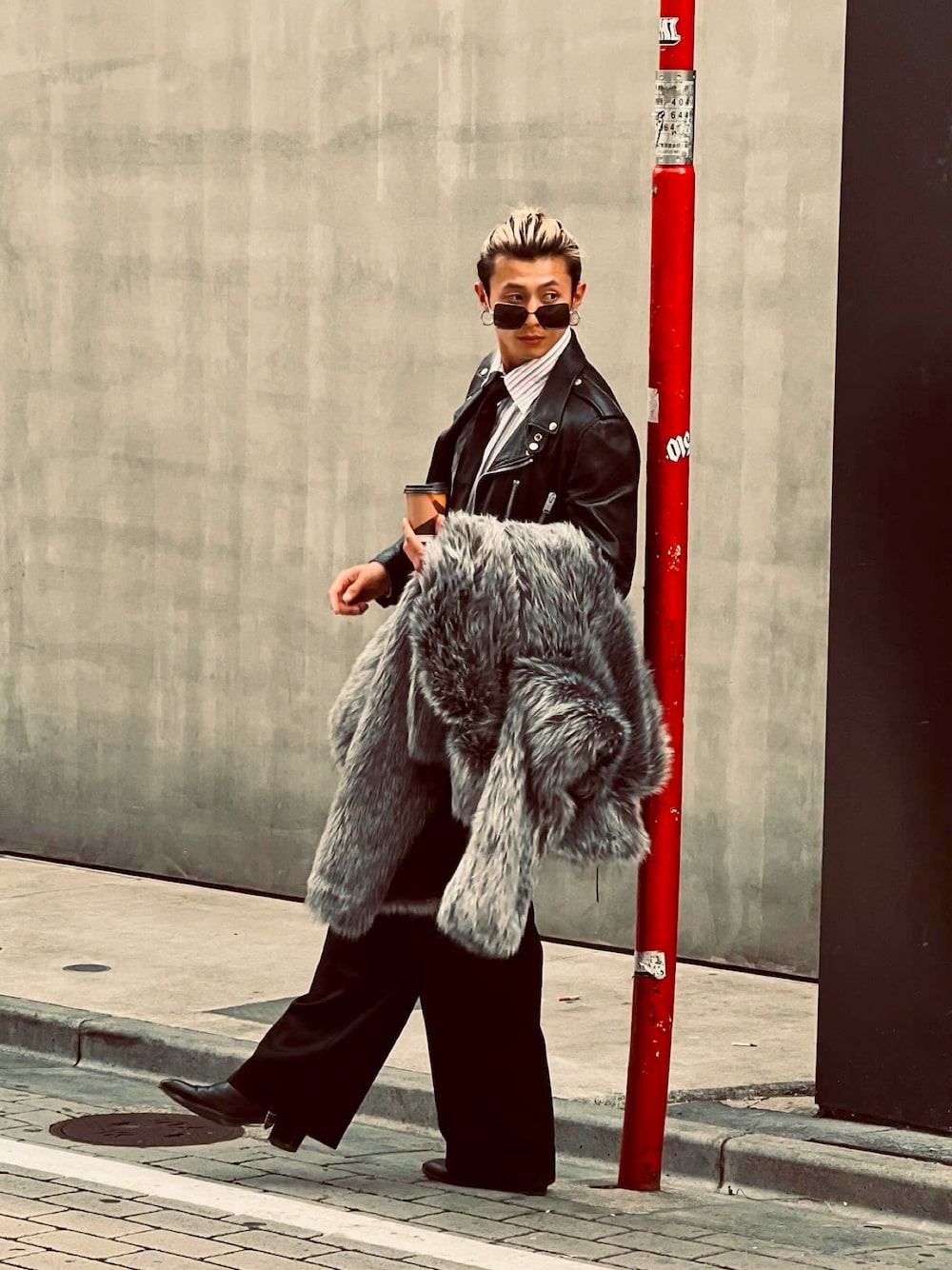 「#モードクラシック、#outfit」｜「zara メゾンスペシャルのアイテム（スラックス、ブラック系）」を使った、manayakojima0092さん（メンズ・176cm）の春コーディネートの1枚目の写真
