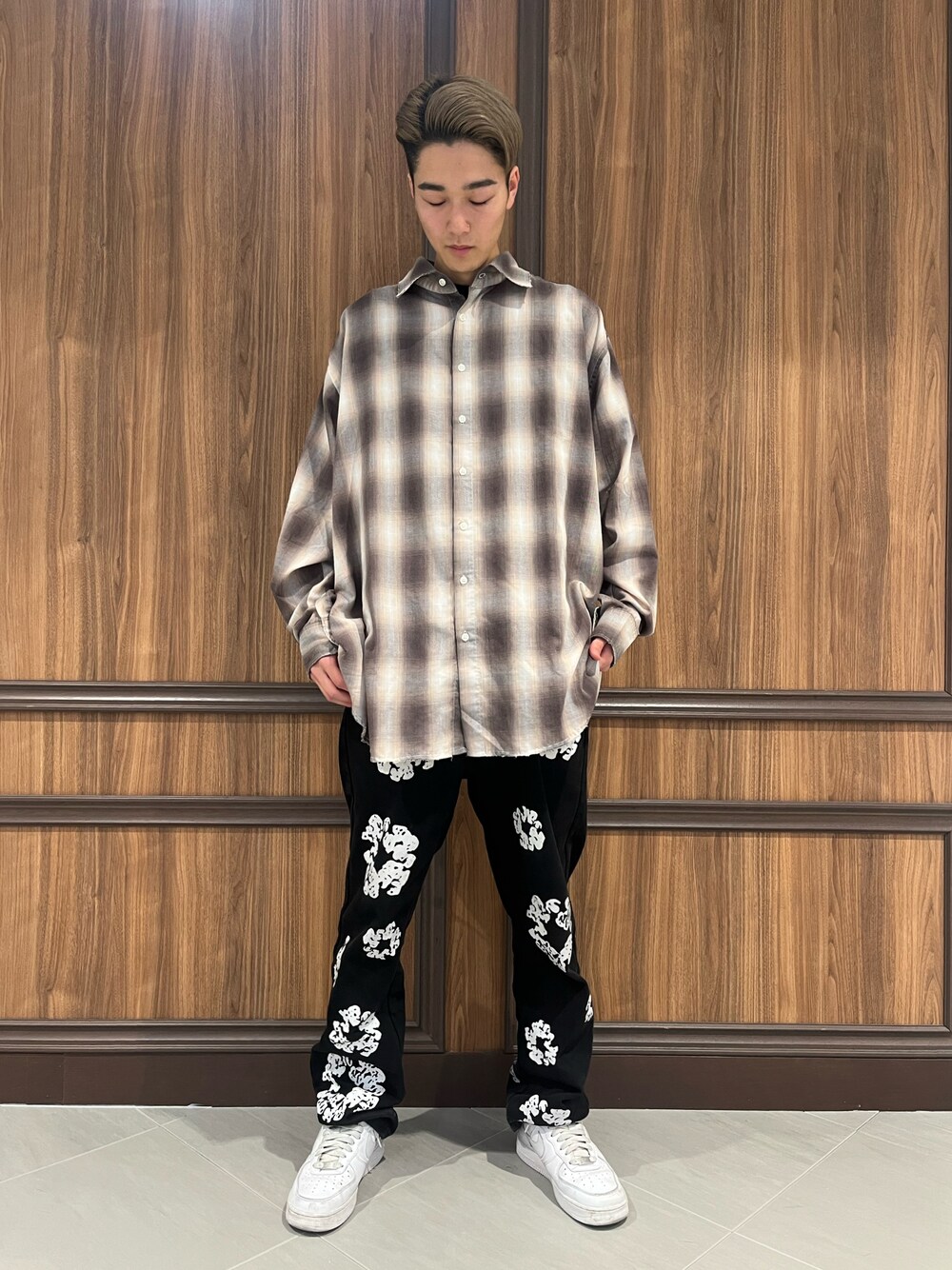 「LHP、ホワイトランド、whiteland、シャツコーデ、夏コーデ」｜「WHITELANDのアイテム（シャツ/ブラウス、ブラウン系）」を使った、Kimiyaさん（メンズ・177cm）の春コーディネートの1枚目の写真