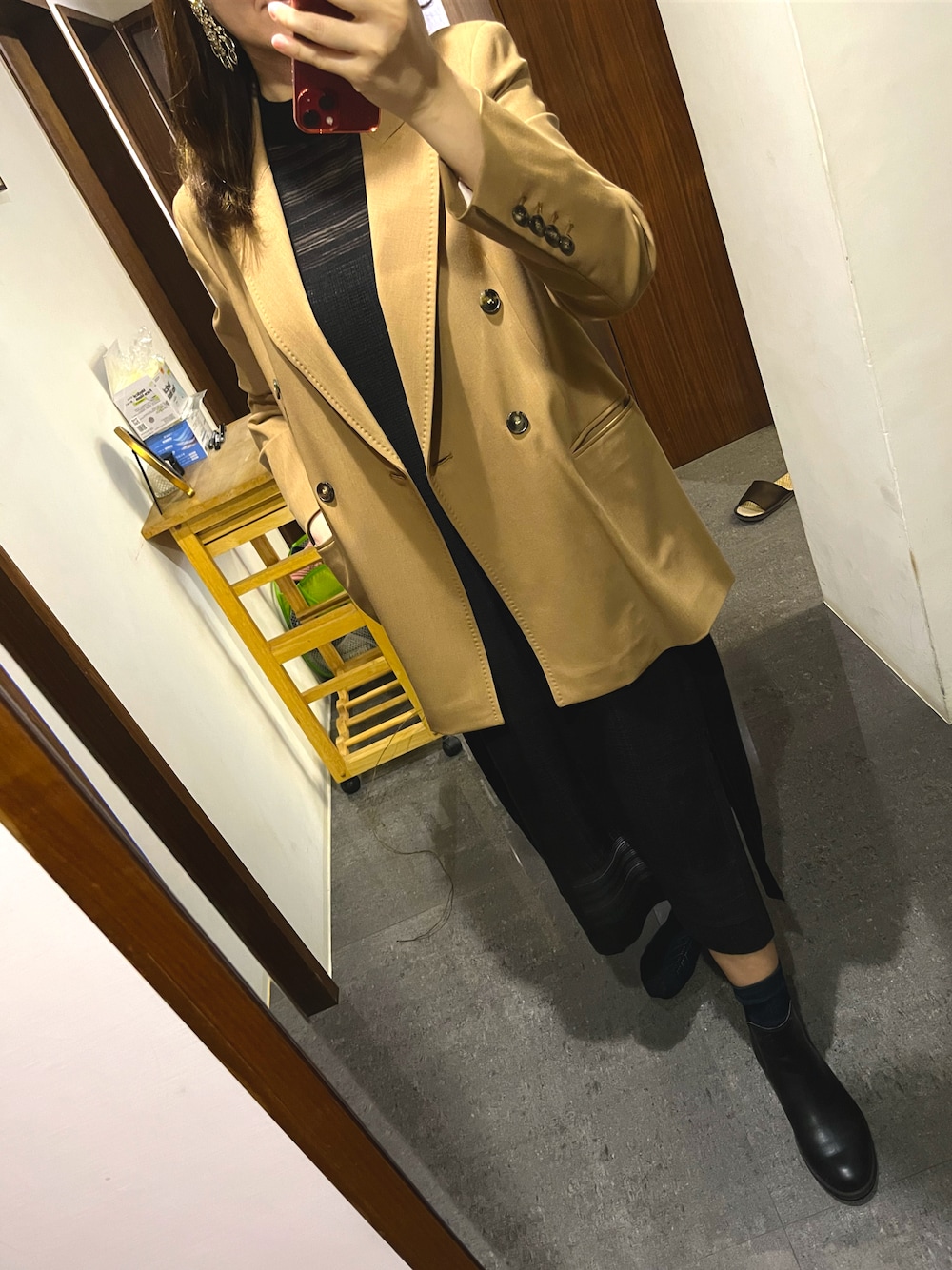 「ECCOのSHAPE 25 レディース サイドゴアブーツ（ブーツ、ブラック系）」を使った、Cyndiさん（レディース・165cm）の秋コーディネートの1枚目の写真