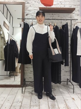 「シアタープロダクツ(THEATRE PRODUCTS)」｜「アイテム（オールインワン・サロペット）」を使った、komiさん（レディース・161cm）の冬コーディネート