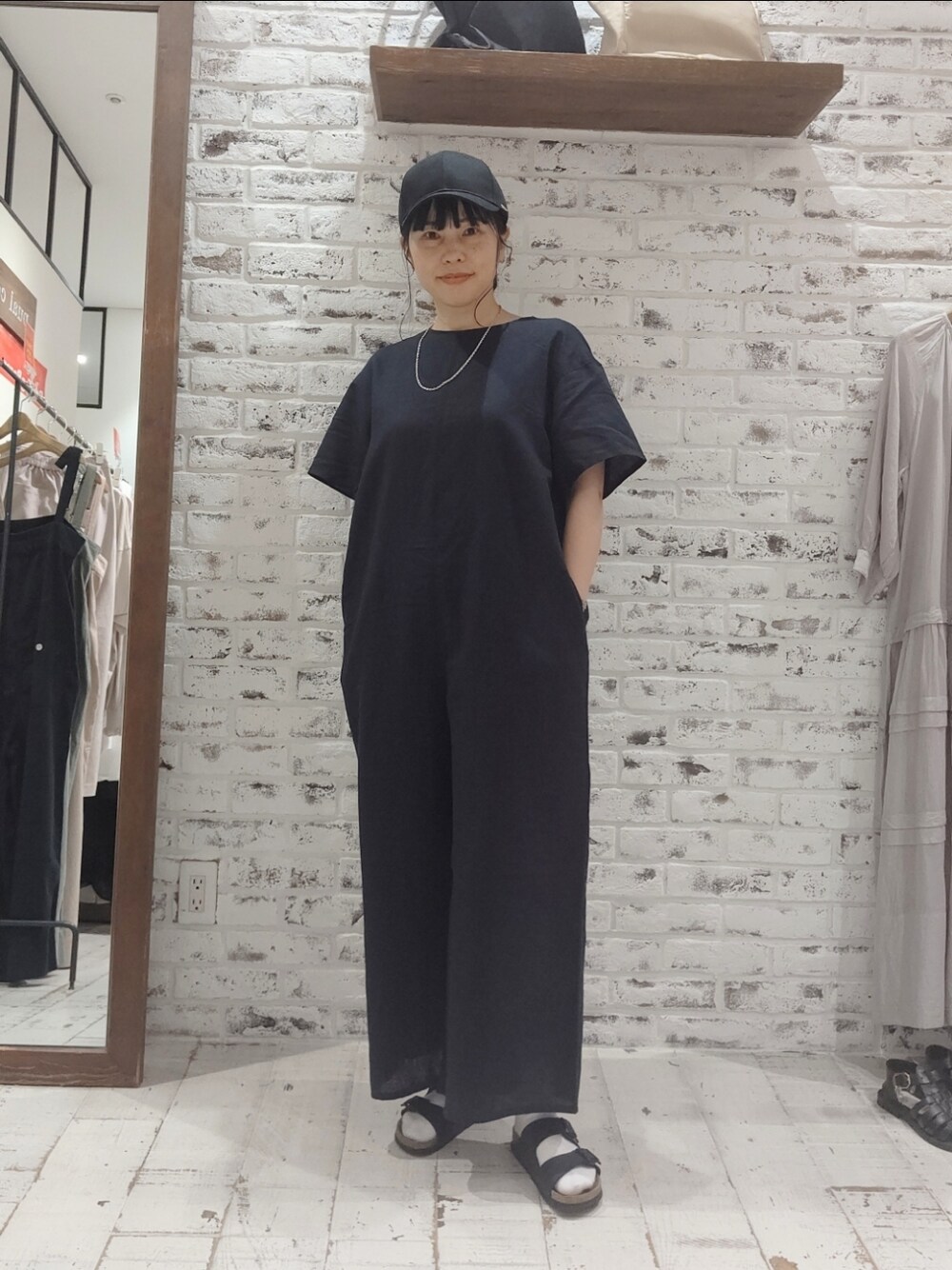 PUAL CE CINのオールインワン・サロペットを使った「ネイビー