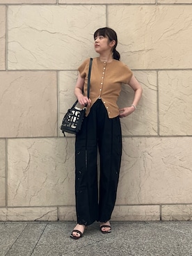 「URBAN RESEARCH ROSSO WOMEN(アーバンリサーチ ロッソ)のリネンコットンウエストシェイプデザインニット(ニット/セーター、イエロー系)」を使った、umedaさん(レディース・164cm)の夏コーディネート