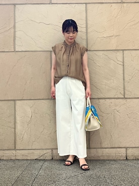 「URBAN RESEARCH ROSSO WOMEN（アーバンリサーチ　ロッソ）のフリルディテールノースリーブブラウス（シャツ/ブラウス、ベージュ系）」を使った、umedaさん（レディース・164cm）の春コーディネート