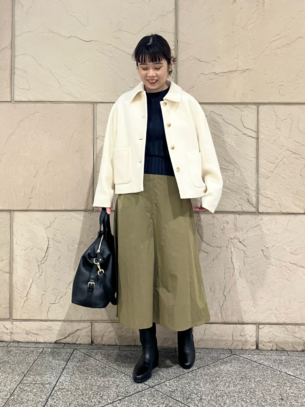 「カジュアルスタイル、大人かわいい、大人コーデ」｜「URBAN RESEARCH ROSSO WOMENのランダムリブニット（ニット/セーター、ブルー系）」を使った、umediaさん（レディース・164cm）の冬コーディネートの1枚目の写真