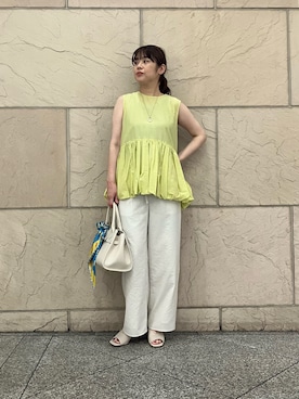 「URBAN RESEARCH ROSSO WOMEN(アーバンリサーチ ロッソ)のCHIGNON バルーンペプラムブラウス(シャツ/ブラウス、イエロー系)」を使った、umedaさん(レディース・164cm)の夏コーディネート