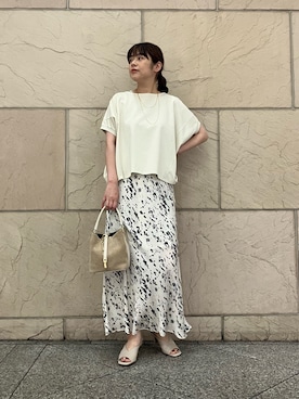 「URBAN RESEARCH ROSSO WOMEN(アーバンリサーチ ロッソ)の『WEB/一部店舗限定』UVカットドルマンスリーブプルオーバー(Tシャツ/カットソー、ホワイト系)」を使った、umedaさん(レディース・164cm)の夏コーディネート