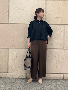 「URBAN RESEARCH ROSSO WOMEN(アーバンリサーチ ロッソ)のウォッシャブルブライトローンシャツブラウス(シャツ/ブラウス、ブラック系)」を使った、umedaさん(レディース・164cm)の夏コーディネート