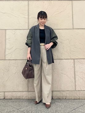 「スラックス」｜「アイテム（その他アウター）」を使った、umedaさん（レディース・164cm）の秋コーディネート