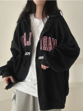 「MELT（メルト）の【オーバーサイズでゆったり可愛い♪】カレッジロゴジップアップパーカー/秋服/冬服（パーカー、ブラック系）」を使った、NA♡さん（レディース・165cm）の秋コーディネート