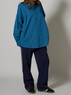 「OK YESTERDAY（オッケーイエスタデイ）のOK YESTERDAY / オーケー イエスタデイ サイドラインジャージパンツ  秋 秋服 2026年秋冬（スウェットパンツ、ブルー系）」を使った、NA♡さん（レディース・165cm）の秋コーディネート
