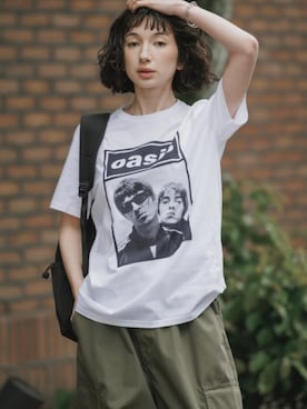 「the Oasis（ジオアシス）のOasis / オアシス プリントデザイン クルーネックＴシャツ メンズ バンドＴ 2026年春夏（Tシャツ/カットソー、ホワイト系）」を使った、NA♡さん（レディース・165cm）の春コーディネート