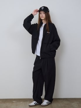 「THOUSAND MILE（サウザンドマイル）のTHOUSAND MILE/サウザンドマイル ZIP BLOUSON＆T-SHIRT＆PANTS SET UP セットアップ 3点セット ダブルジップ ナイロン アウトドア UVカット ドライタッチ  撥水 2026秋冬 秋服（セットアップ、ブラック系）」を使った、NA♡さん（レディース・165cm）の秋コーディネート