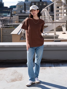「United Athle（ユナイテッドアスレ）の【UNITED ATHLE】ユナイテッドアスレ 色・サイズ展開豊富 半袖無地 クルーネック Tシャツ 5.6oz ベーシック無地カットソー ビッグサイズ 2026年春夏（Tシャツ/カットソー、ブラウン系）」を使った、NA♡さん（レディース・165cm）の夏コーディネート