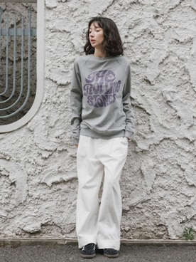 「ROCK-OFF（ロックオフ）のTHE ROLLING STONES / ザ・ローリング・ストーンズ クルーネック Vintage 70s Logo スウェット バンド  ロック メンズ レディース 2026年秋 秋服（スウェット、グレー系）」を使った、NA♡さん（レディース・165cm）の秋コーディネート