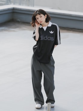 「adidas（アディダス）のadidas/アディダス COLLARED GOALIE 半袖トップス（Tシャツ/カットソー、ブラック系）」を使った、NA♡さん（レディース・165cm）の春コーディネート