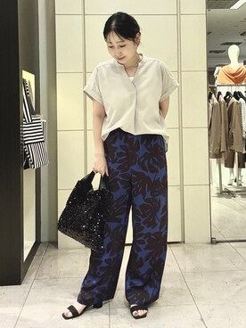 「UNTITLED（アンタイトル）の【セットアップ可/通気性/UVカット】エアリークールブラウス（シャツ/ブラウス、ベージュ系）」を使った、moricoさん（レディース・154cm）の夏コーディネート