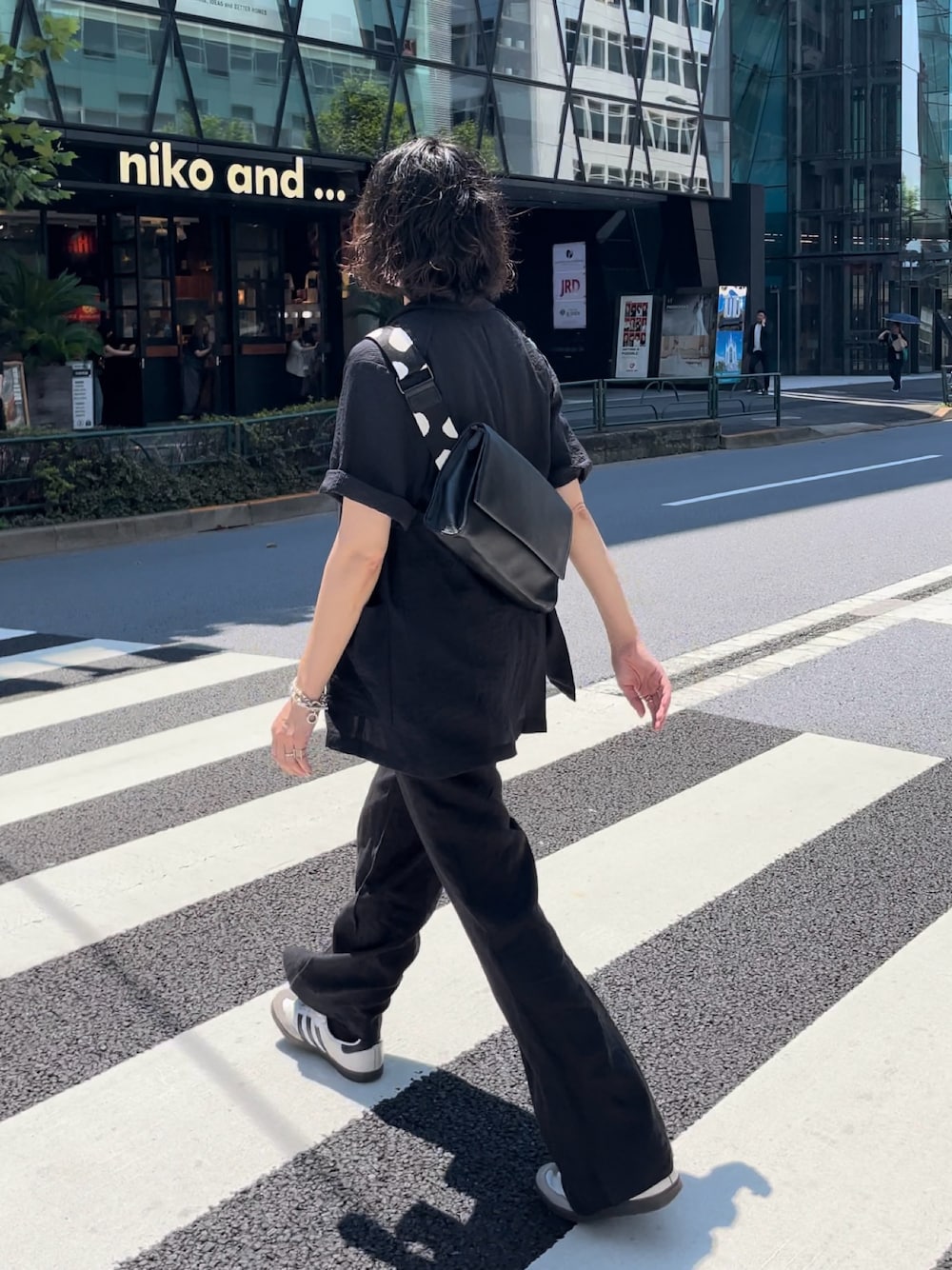 本革/470g》ワイドテープショルダーバッグ/ボディバッグを使った