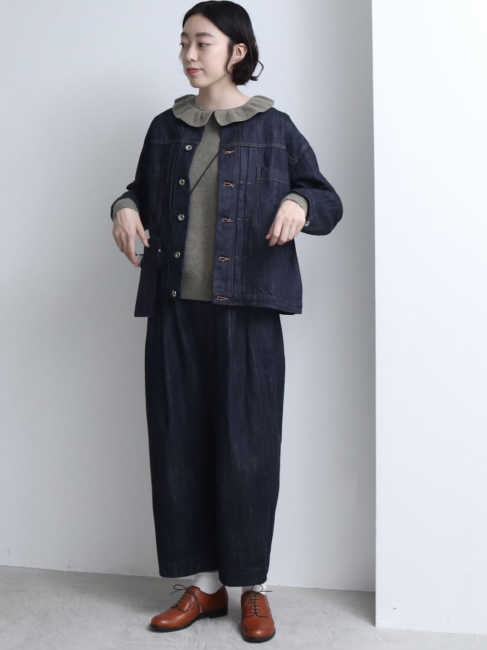 「yuniの△cotton denim ノーカラー ブルゾン（デニムジャケット、ブルー系）」を使った、ねねこさん（レディース・161cm）の冬コーディネートの1枚目の写真