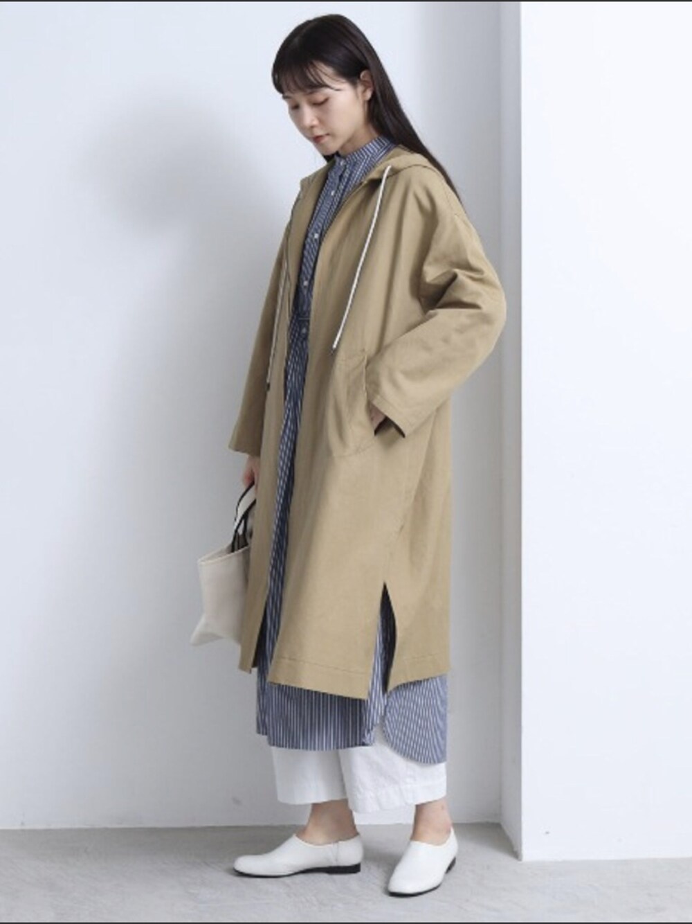 「yuniのFinx コットン／リネン　オックス hooded コート（その他アウター、ベージュ系）」を使った、ねねこさん（レディース・165cm）の夏コーディネートの1枚目の写真