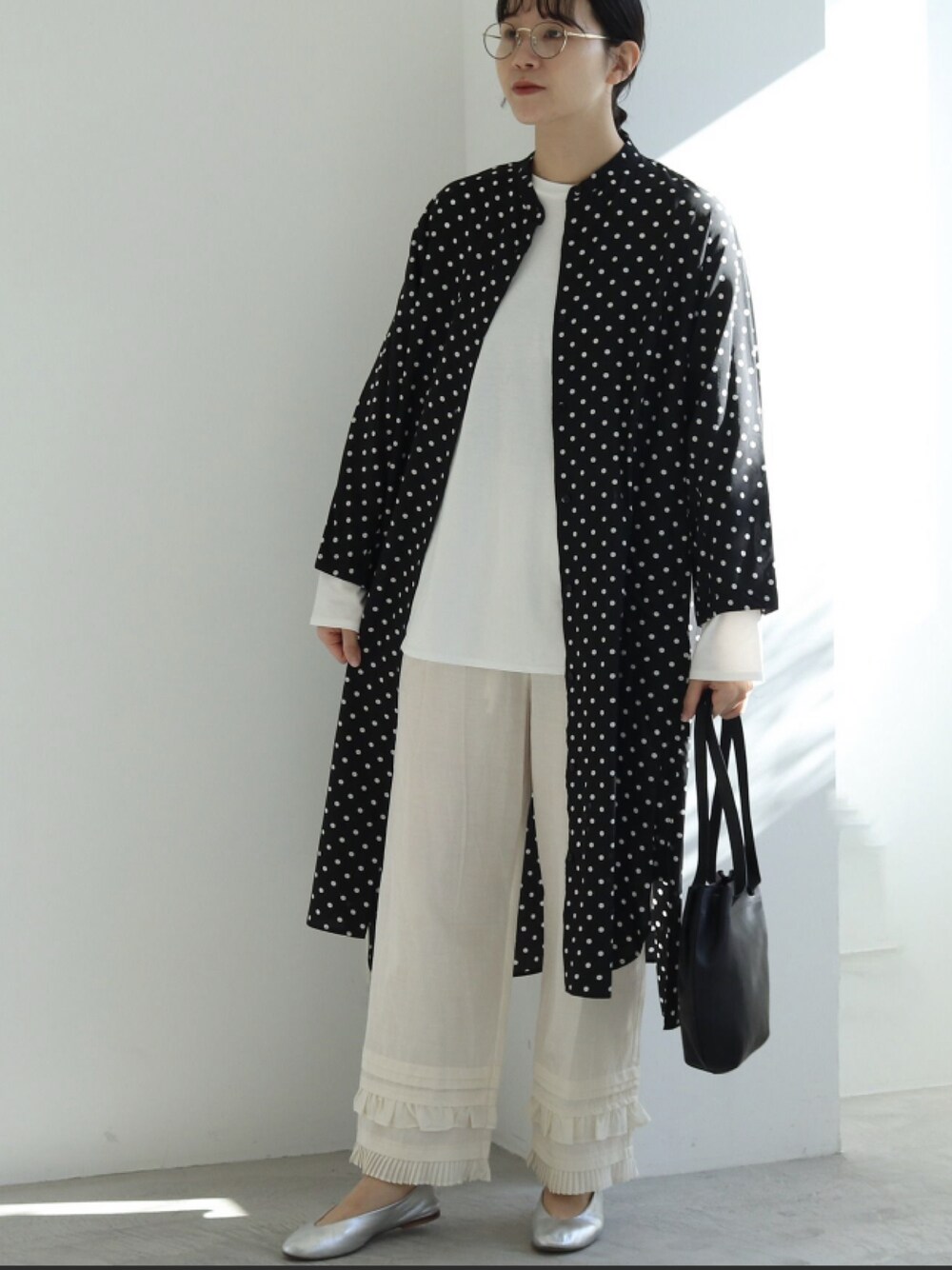 「yuniのコットンキュプラ　 dot pr strings sleeves ワンピース（ワンピース、ブラック系）」を使った、ねねこさん（レディース・161cm）の冬コーディネートの1枚目の写真