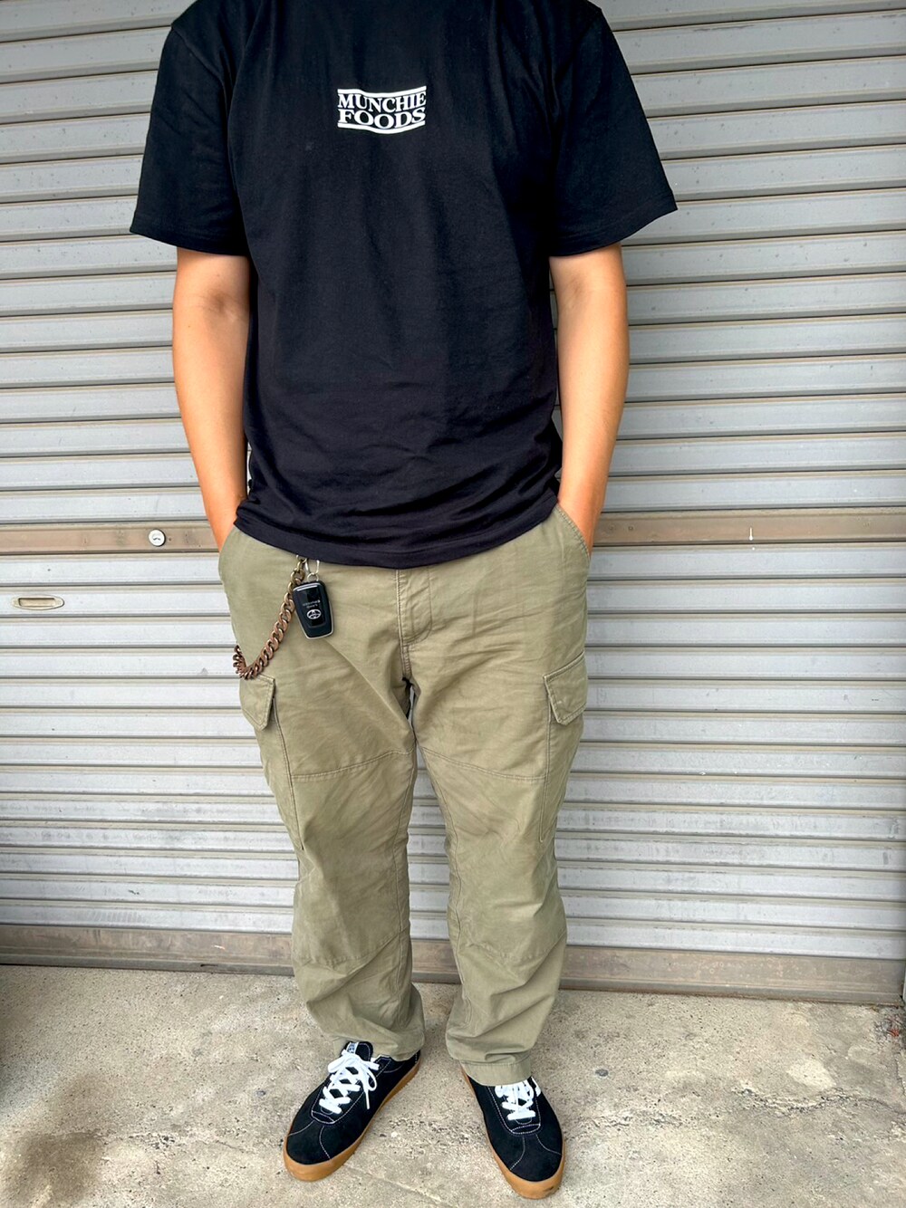 「マンチフーズのアイテム（Tシャツ/カットソー、ブラック系）」を使った、yu-sukeさん（メンズ・188cm）の夏コーディネートの1枚目の写真