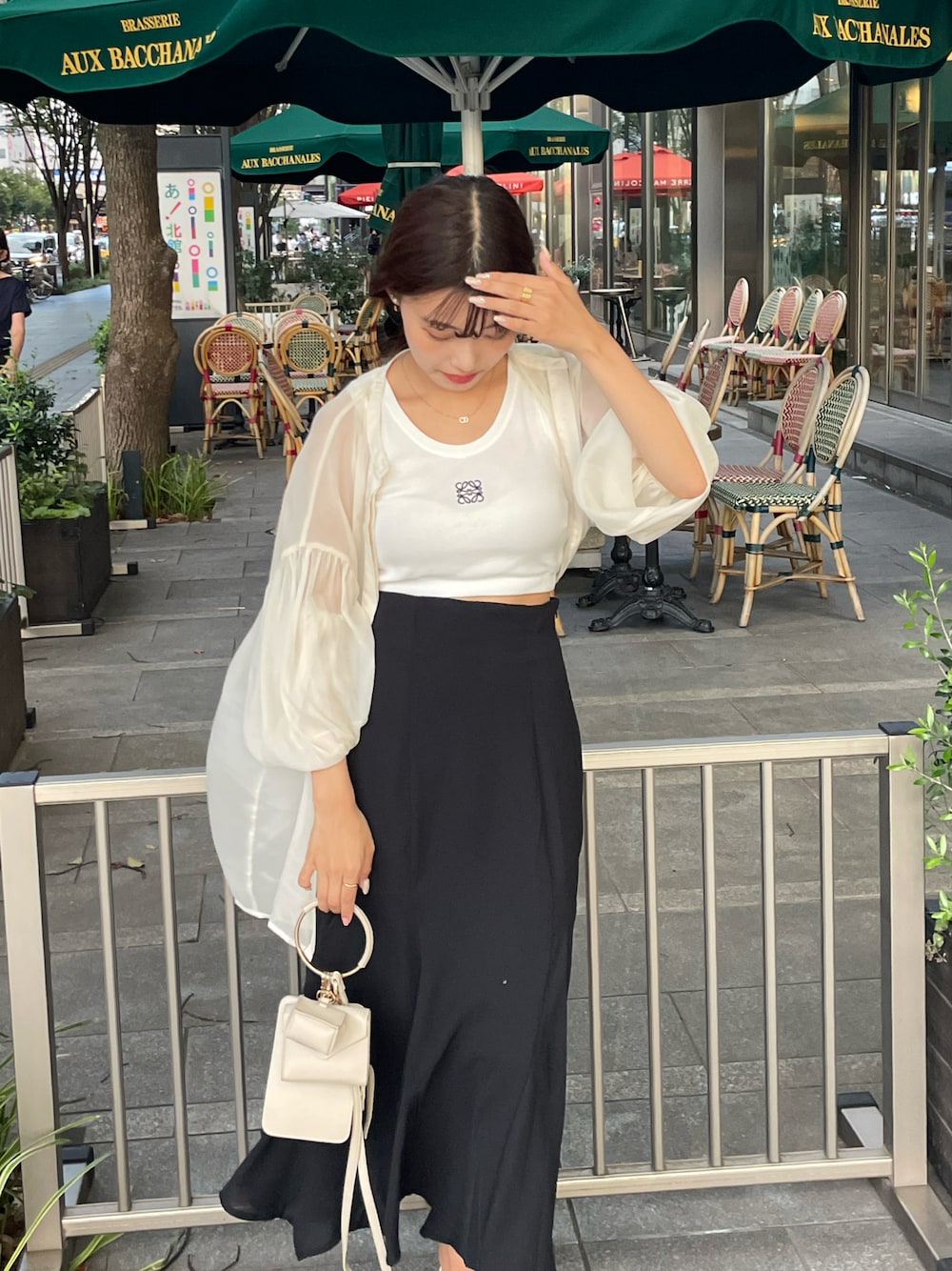 「オトナ女子、お出かけコーデ、休日スタイル、シンプル、キレイめカジュアル、LOEWE、いいね、save、フォローお願いします🤑、お洒落さんとつながりたい、秋先取りコーデ、PR、ロングスカート」｜「Diorのアイテム（ネックレス、ゴールド系）」を使った、　　　𝘆𝘂𝘂さん（レディース・152cm）の夏コーディネートの1枚目の写真