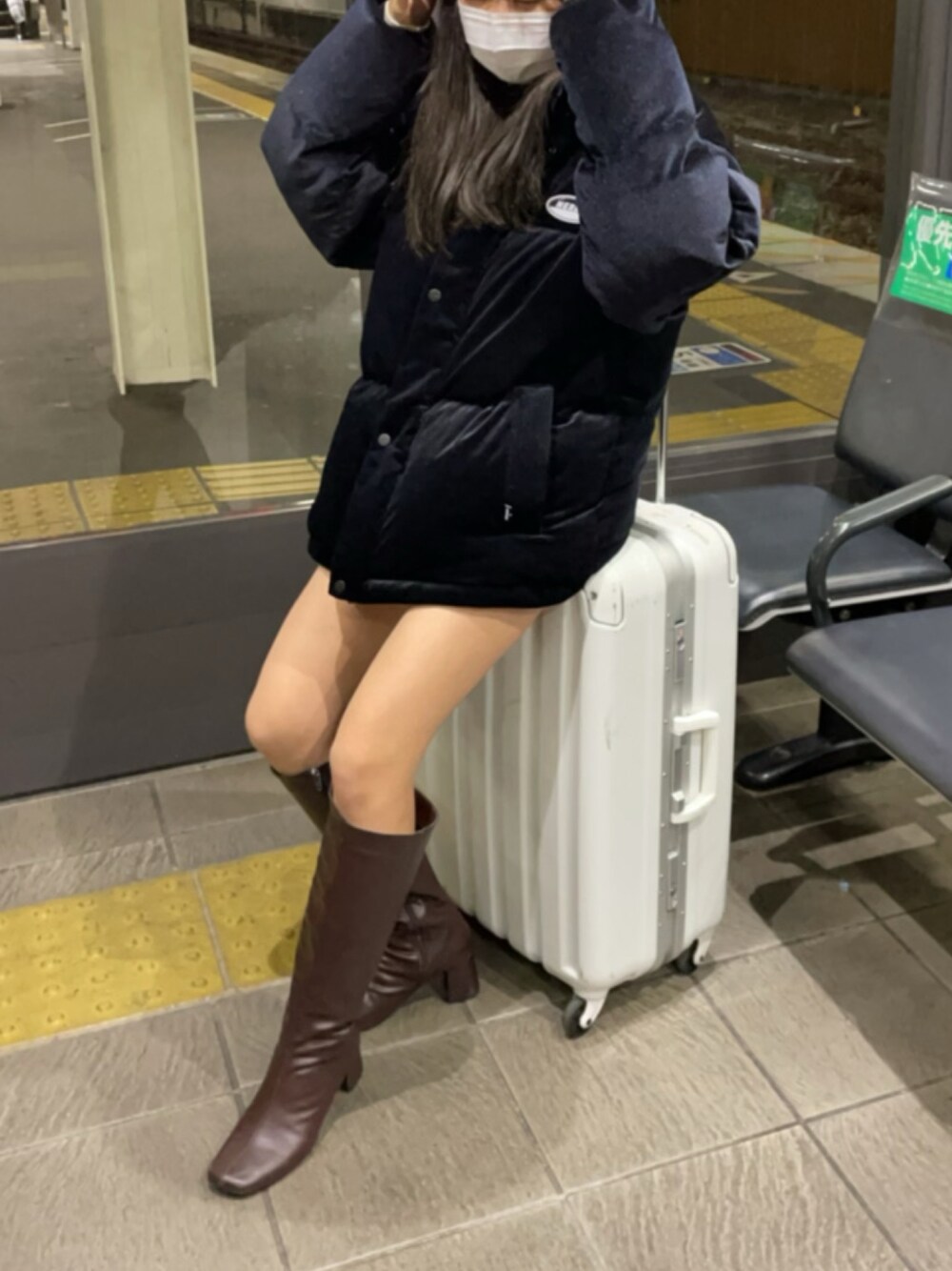 「冬コーデ、シンプル、ビッグシルエット、低身長コーデ、秋冬コーデ、オーバーサイズ、nerdy、韓国ファッション、ダウンジャケット、いいね、save、フォローお願いします🤑、ブラックコーデ、ニット帽、ストリート」｜「NERDYのアイテム（ダウンジャケット/コート、ブラック系）」を使った、　　　𝘆𝘂𝘂さん（レディース・152cm）の冬コーディネートの1枚目の写真