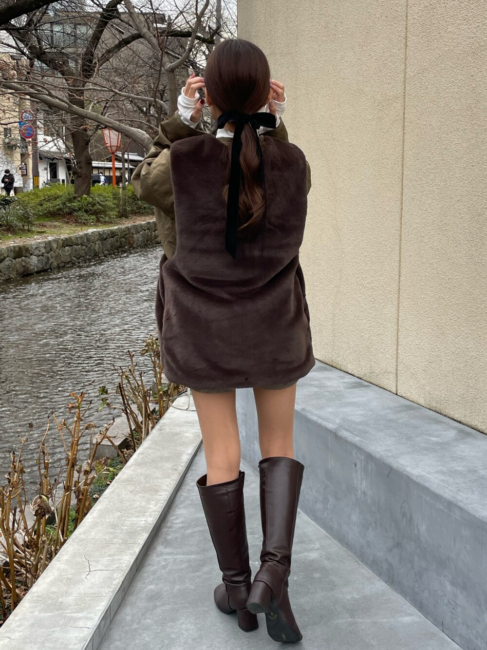 「ほめられ本命コーデ、オトナカジュアル、春服、春カラー、低身長女子、ジャケット、ootd、いいね、save、フォローお願いします🤑」｜「andmeのフェイクファーベスト（ベスト、ブラウン系）」を使った、　　　𝘆𝘂𝘂さん（レディース・152cm）の冬コーディネートの1枚目の写真