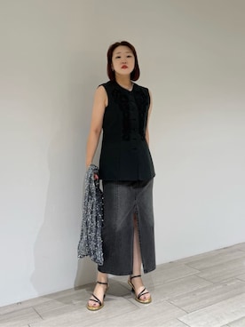 「アイテム（サンダル、ゴールド系）」を使った、藤井　オデット エ オディール スタッフさん（レディース・155cm）の秋コーディネート