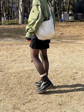 「マーチン」｜「アイテム（MA-1）」を使った、rinaさん（レディース・162cm）の冬コーディネート