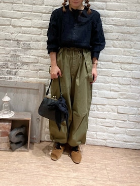「kazumiコラボ」｜「アイテム（パンツ）」を使った、Makoさん（レディース・159cm）の秋コーディネート