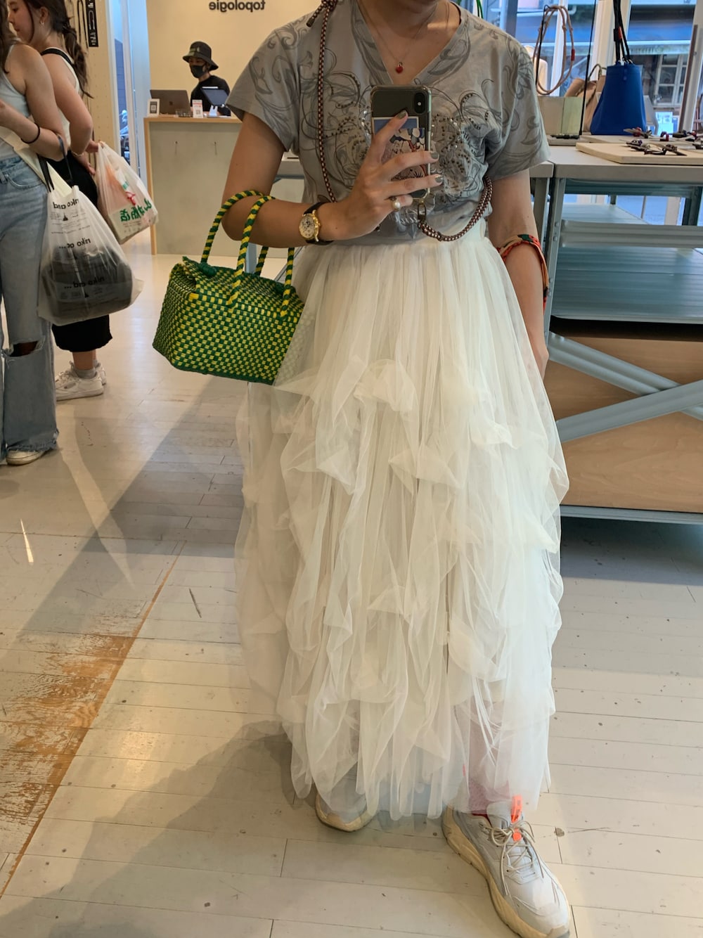 「チュールスカート」｜「古着のアイテム（Tシャツ/カットソー、グレー系）」を使った、Yuiri  Furukawa さん（レディース・155cm）の夏コーディネートの1枚目の写真